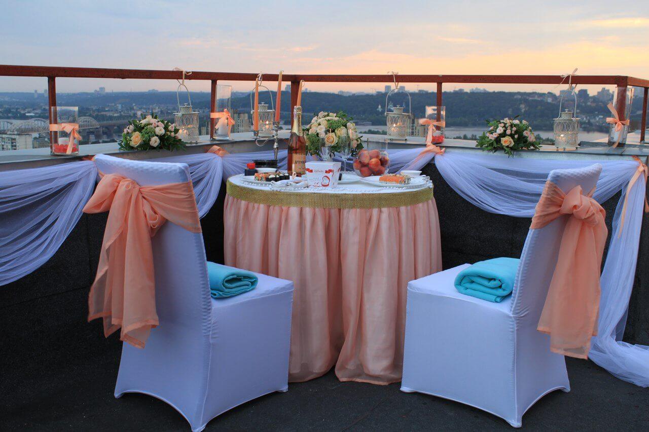 Романтический свадебный ужин на крыше